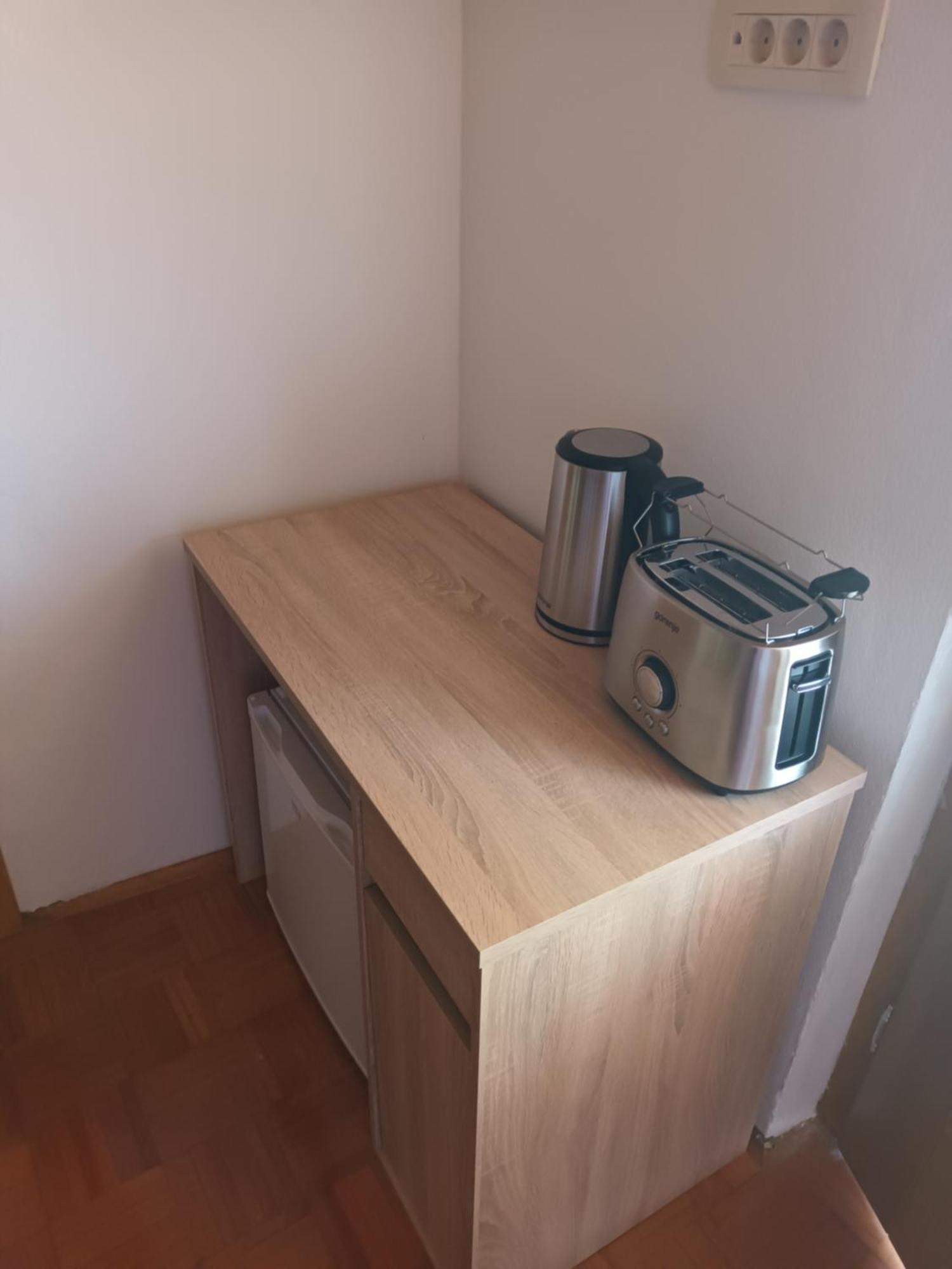 Apartma Brina 3 Sezana ภายนอก รูปภาพ